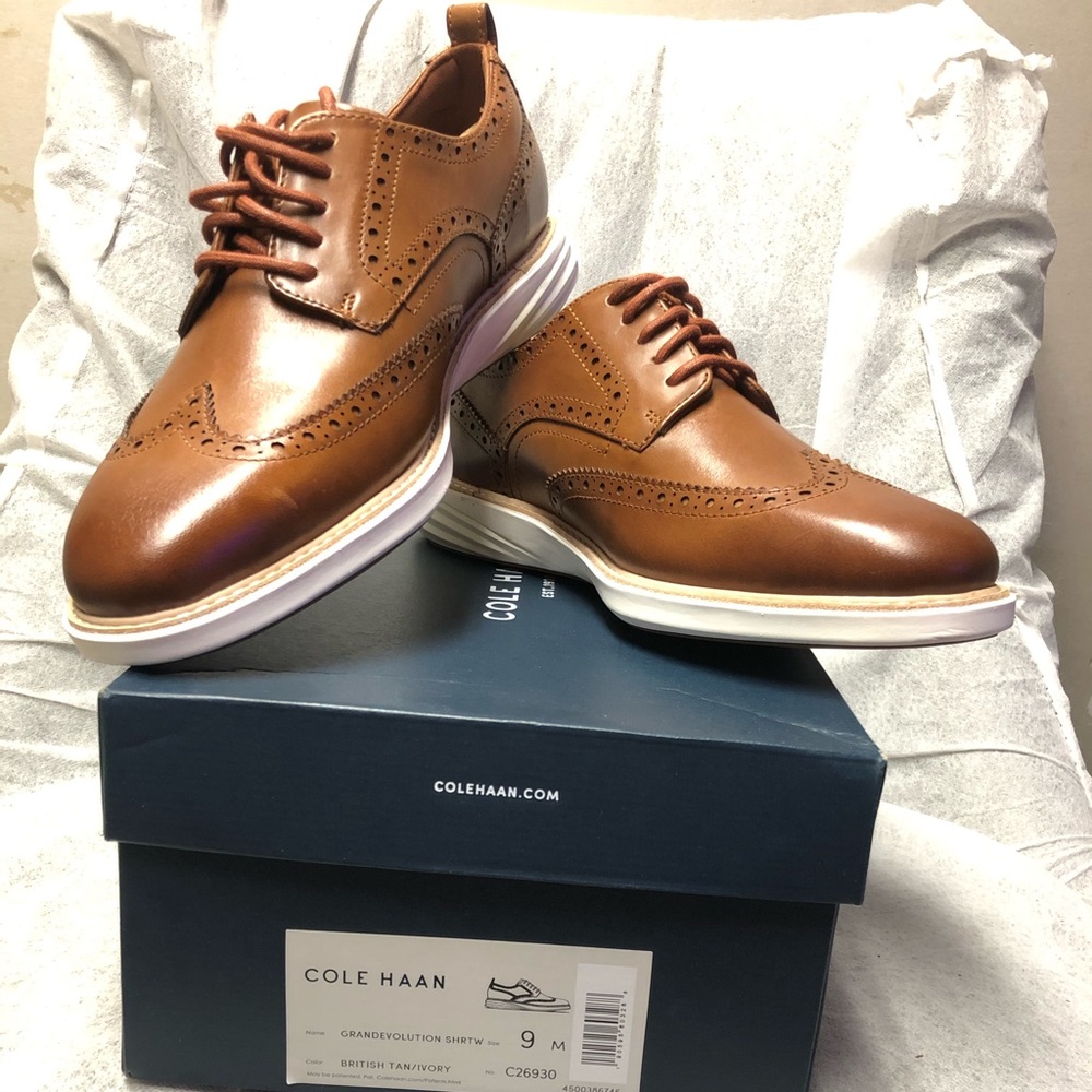 Cole Haan Men's GRANDEVOLUTON Shortwing Oxford 9M